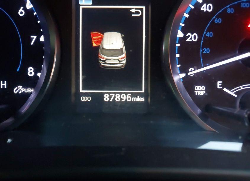 Photo 15 of 2018 Toyota Highlander LE PLUS (VIN 5TDBZRFH4JS900480)