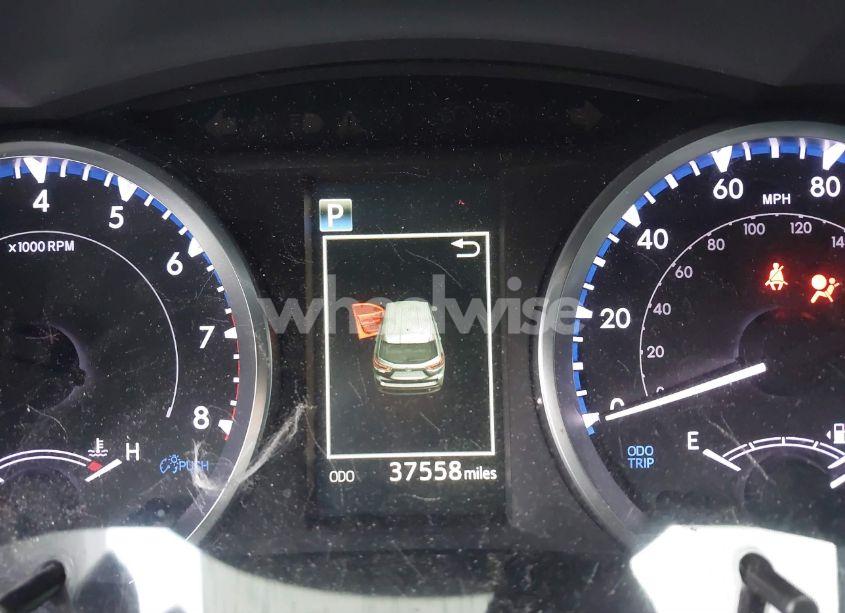 Photo 15 of 2019 Toyota Highlander LE (VIN 5TDBZRFH4KS738142)