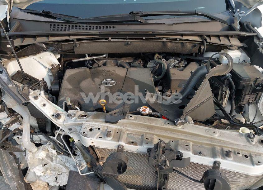 Photo 10 of 2019 Toyota Highlander LE/LE PLUS (VIN 5TDBZRFH4KS988531)