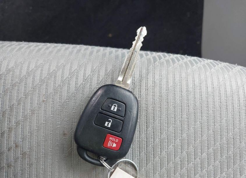 Photo 11 of 2017 Toyota Highlander LE (VIN 5TDBZRFH5HS378727)