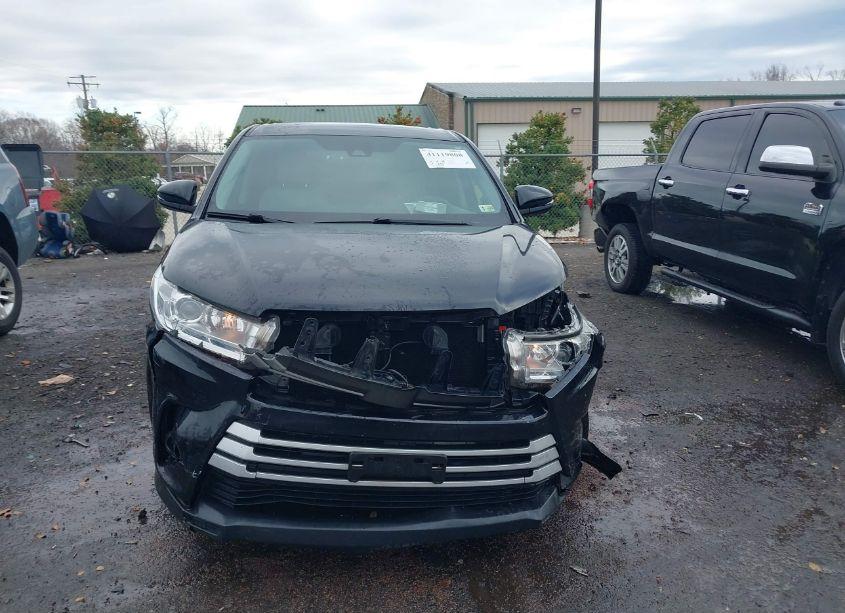 Photo 12 of 2017 Toyota Highlander LE (VIN 5TDBZRFH5HS378727)