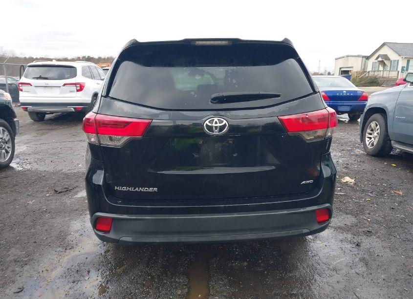 Photo 16 of 2017 Toyota Highlander LE (VIN 5TDBZRFH5HS378727)