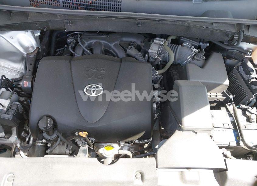 Photo 10 of 2017 Toyota Highlander LE PLUS (VIN 5TDBZRFH5HS437114)