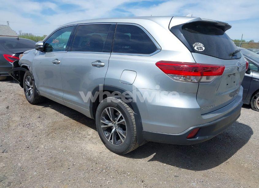 Photo 3 of 2017 Toyota Highlander LE PLUS (VIN 5TDBZRFH5HS437114)