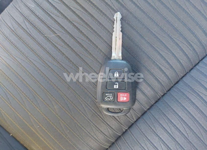 Photo 11 of 2017 Toyota Highlander LE PLUS (VIN 5TDBZRFH5HS482117)