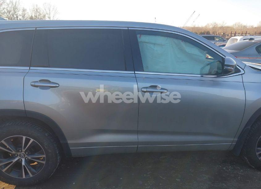 Photo 13 of 2017 Toyota Highlander LE PLUS (VIN 5TDBZRFH5HS482117)