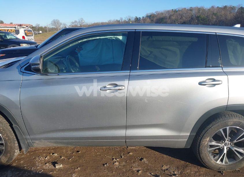 Photo 14 of 2017 Toyota Highlander LE PLUS (VIN 5TDBZRFH5HS482117)