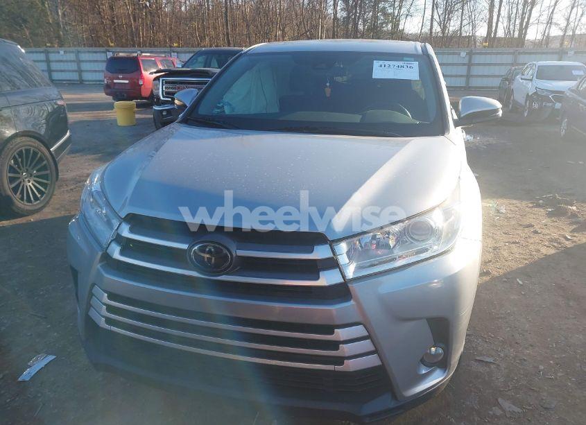 Photo 6 of 2017 Toyota Highlander LE PLUS (VIN 5TDBZRFH5HS482117)