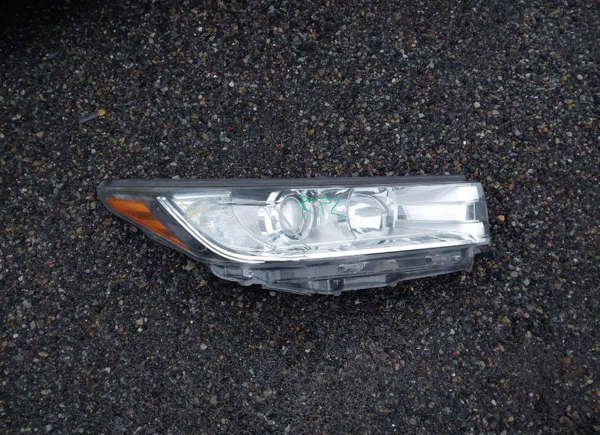 Photo 18 of 2018 Toyota Highlander LE PLUS (VIN 5TDBZRFH5JS836160)