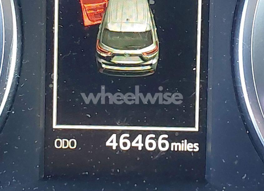 Photo 15 of 2018 Toyota Highlander LE (VIN 5TDBZRFH5JS913450)