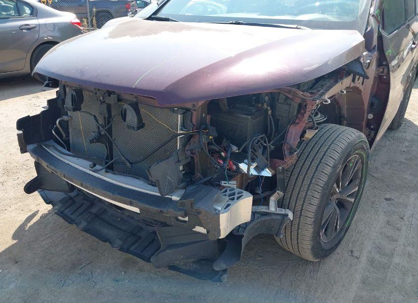 Photo 6 of 2019 Toyota Highlander LE (VIN 5TDBZRFH5KS746539)