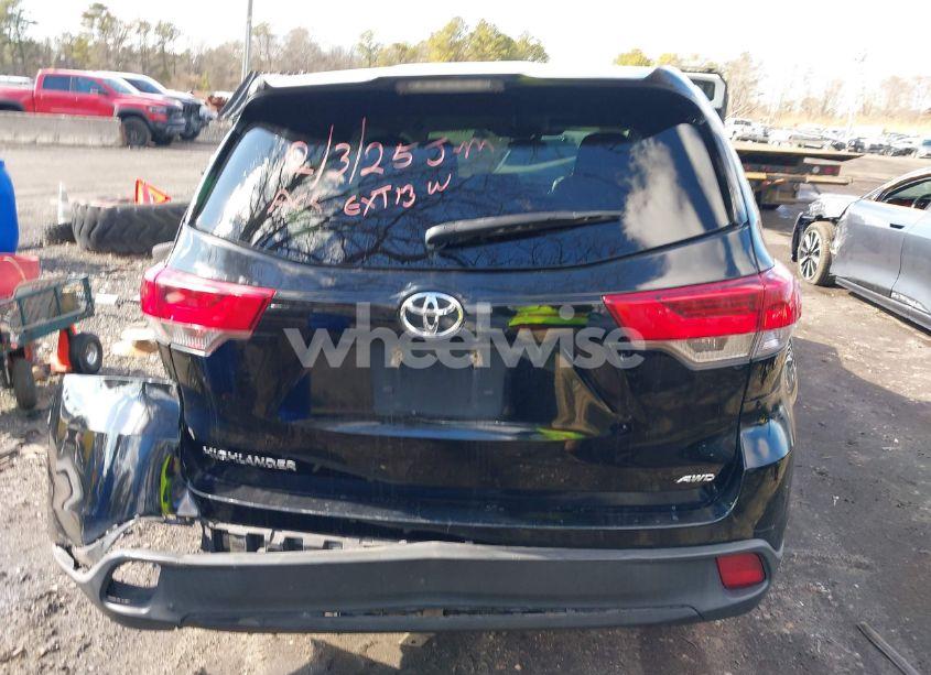 Photo 16 of 2017 Toyota Highlander LE (VIN 5TDBZRFH6HS374427)