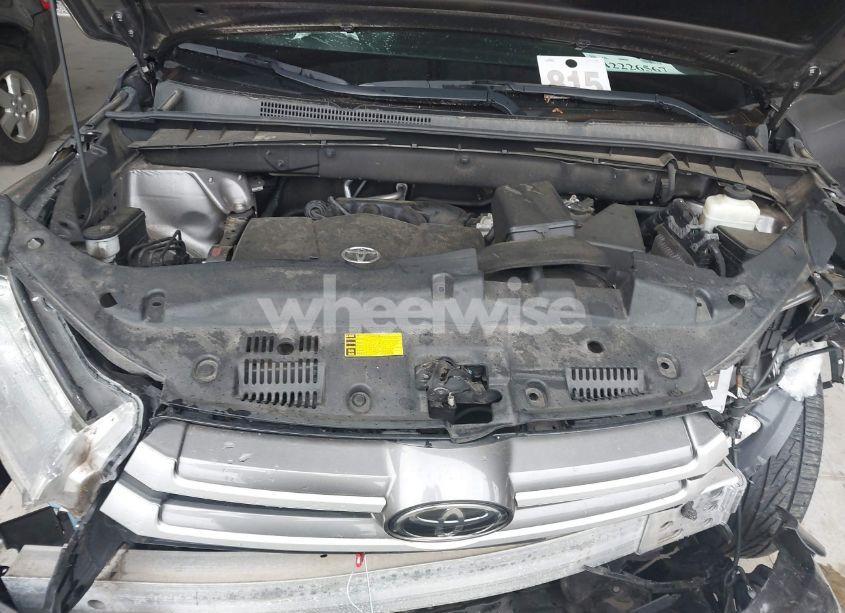 Photo 10 of 2017 Toyota Highlander LE (VIN 5TDBZRFH6HS386710)