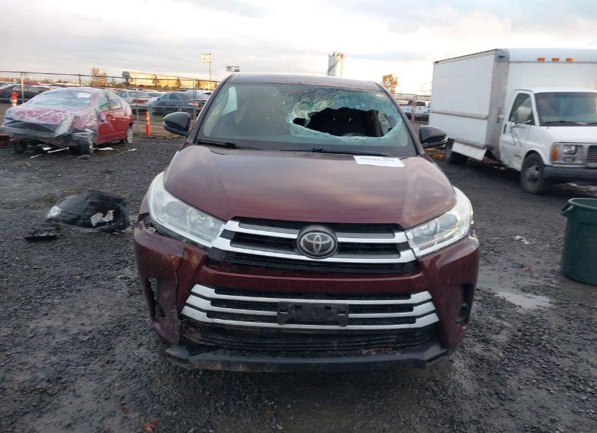 Photo 13 of 2017 Toyota Highlander LE (VIN 5TDBZRFH6HS459168)