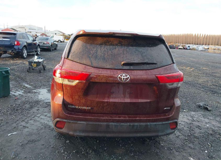 Photo 17 of 2017 Toyota Highlander LE (VIN 5TDBZRFH6HS459168)