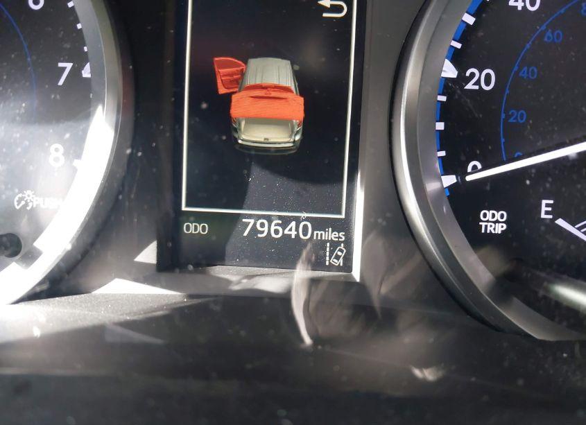 Photo 15 of 2018 Toyota Highlander LE (VIN 5TDBZRFH6JS496291)