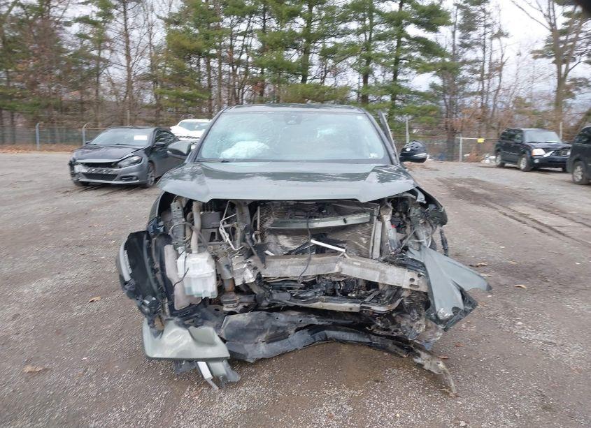 Photo 13 of 2018 Toyota Highlander LE PLUS (VIN 5TDBZRFH6JS847880)