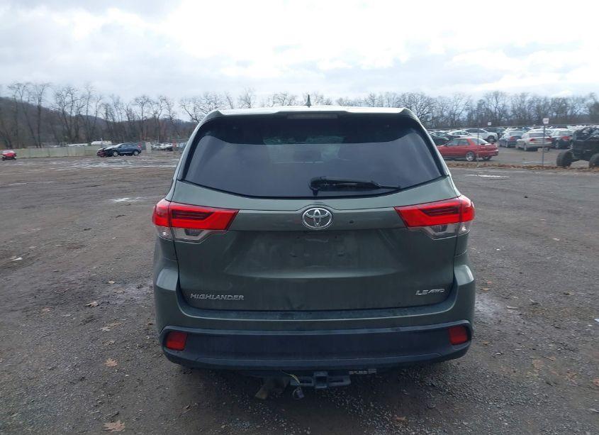 Photo 17 of 2018 Toyota Highlander LE PLUS (VIN 5TDBZRFH6JS847880)