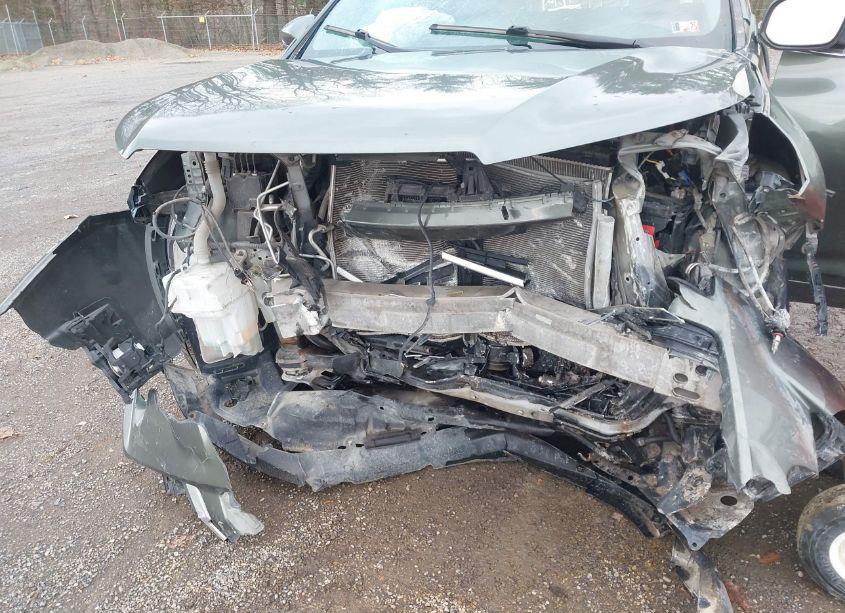 Photo 6 of 2018 Toyota Highlander LE PLUS (VIN 5TDBZRFH6JS847880)