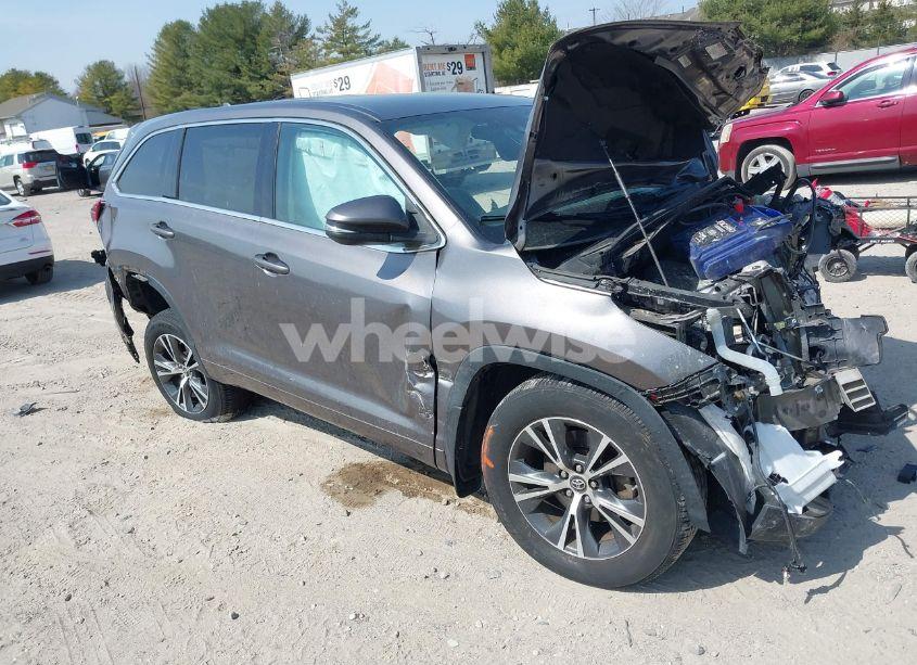 2017 Toyota Highlander LE PLUS (VIN 5TDBZRFH7HS410075) main photo