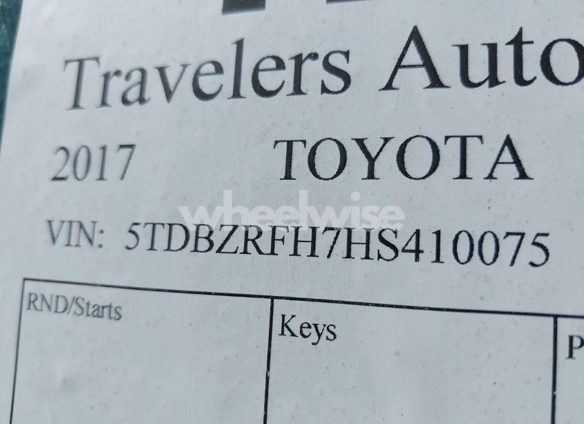 Photo 9 of 2017 Toyota Highlander LE PLUS (VIN 5TDBZRFH7HS410075)