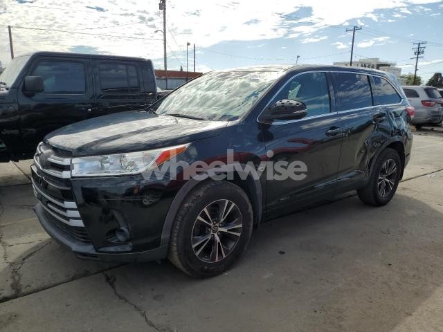 Photo 13 of 2018 TOYOTA HIGHLANDER LE N/A (VIN 5TDBZRFH7JS809915)