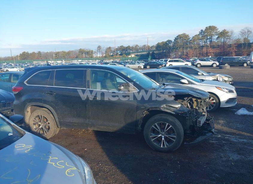 Photo 14 of 2017 Toyota Highlander LE PLUS (VIN 5TDBZRFH8HS398258)