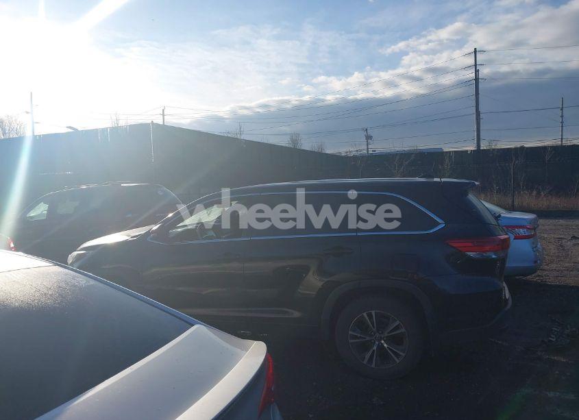 Photo 15 of 2017 Toyota Highlander LE PLUS (VIN 5TDBZRFH8HS398258)