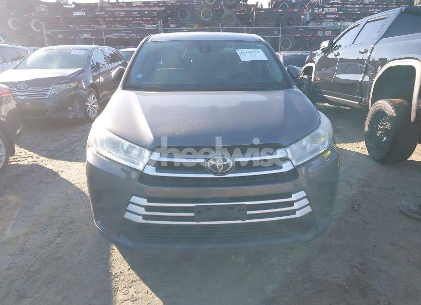 Photo 13 of 2017 Toyota Highlander LE (VIN 5TDBZRFH8HS472360)