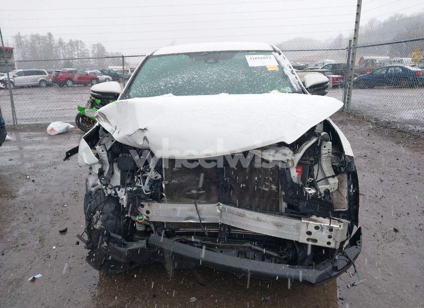 Photo 13 of 2019 Toyota Highlander LE (VIN 5TDBZRFH8KS919017)