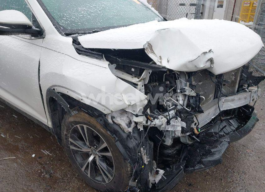 Photo 18 of 2019 Toyota Highlander LE (VIN 5TDBZRFH8KS919017)