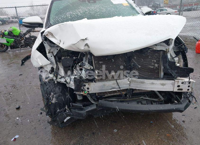 Photo 6 of 2019 Toyota Highlander LE (VIN 5TDBZRFH8KS919017)