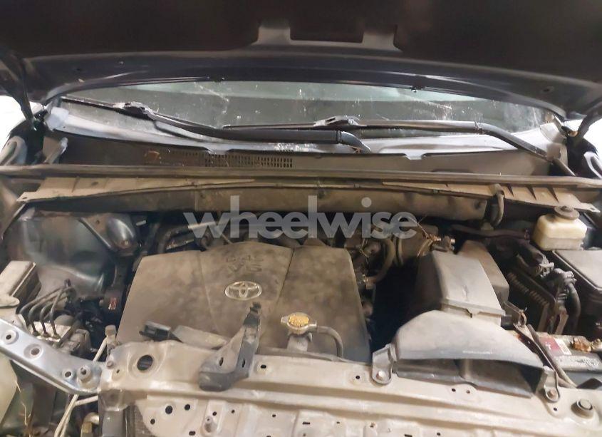 Photo 10 of 2017 Toyota Highlander LE (VIN 5TDBZRFH9HS360702)