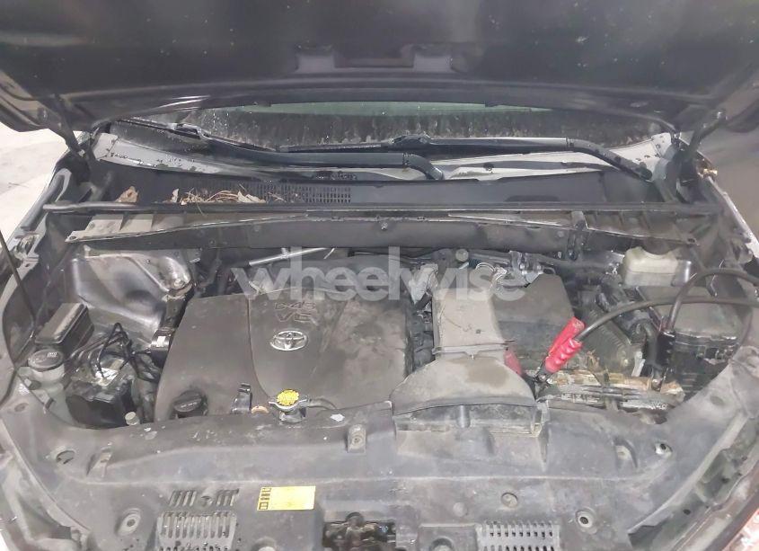 Photo 10 of 2017 Toyota Highlander LE (VIN 5TDBZRFH9HS449976)