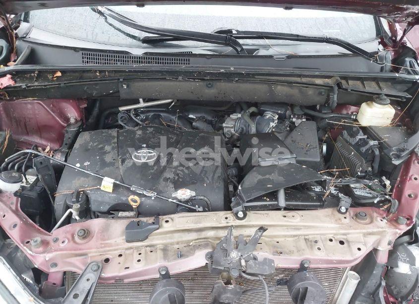 Photo 10 of 2018 Toyota Highlander LE PLUS (VIN 5TDBZRFH9JS879951)