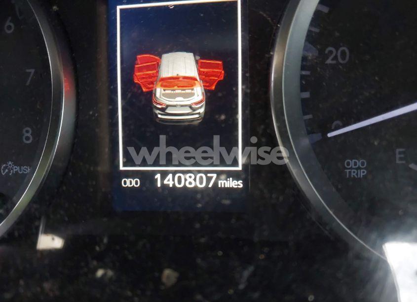 Photo 15 of 2018 Toyota Highlander LE PLUS (VIN 5TDBZRFH9JS879951)