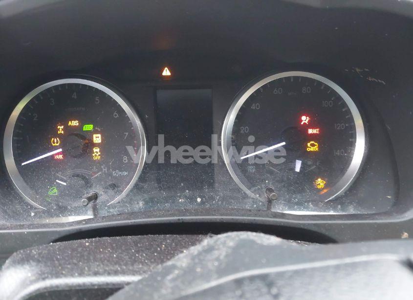 Photo 7 of 2018 Toyota Highlander LE PLUS (VIN 5TDBZRFH9JS879951)