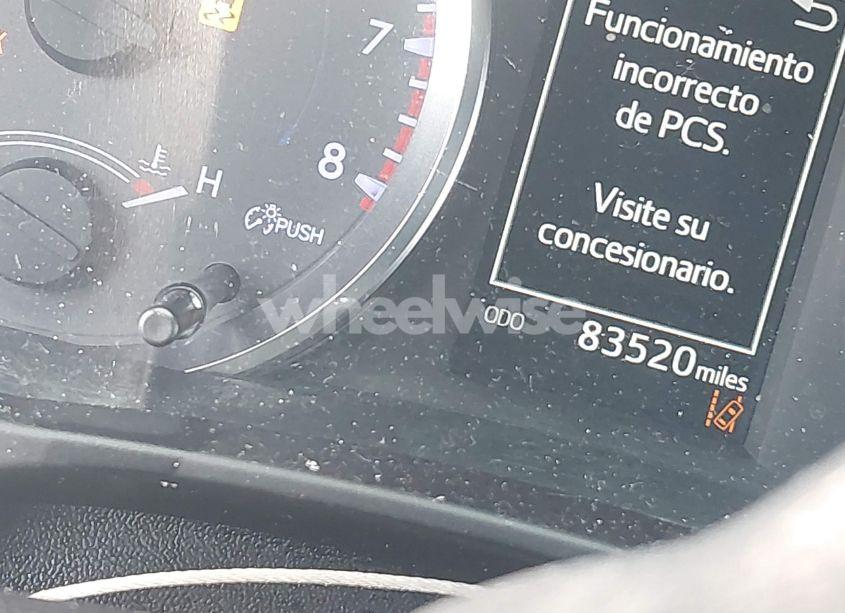 Photo 15 of 2018 Toyota Highlander LE (VIN 5TDBZRFH9JS889122)