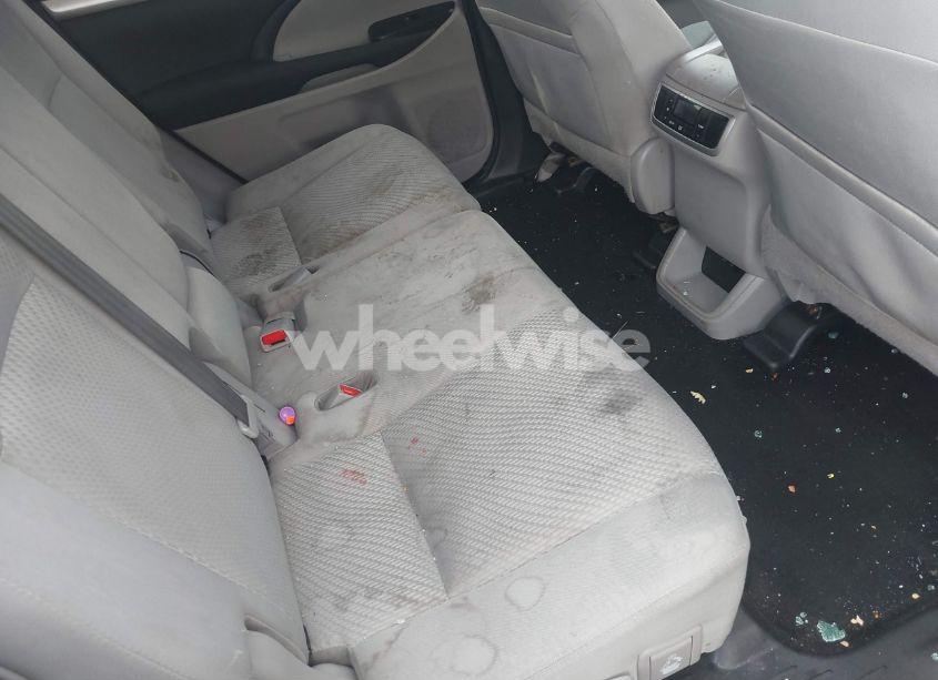 Photo 8 of 2018 Toyota Highlander LE (VIN 5TDBZRFH9JS889122)