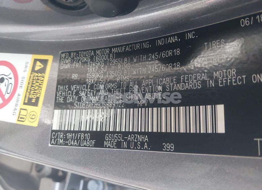 Photo 9 of 2018 Toyota Highlander LE (VIN 5TDBZRFH9JS889122)