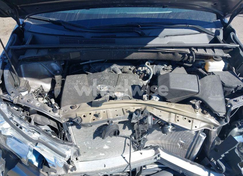Photo 10 of 2019 Toyota Highlander LE (VIN 5TDBZRFH9KS933492)