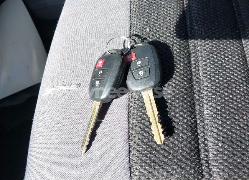 Photo 11 of 2019 Toyota Highlander LE (VIN 5TDBZRFH9KS933492)