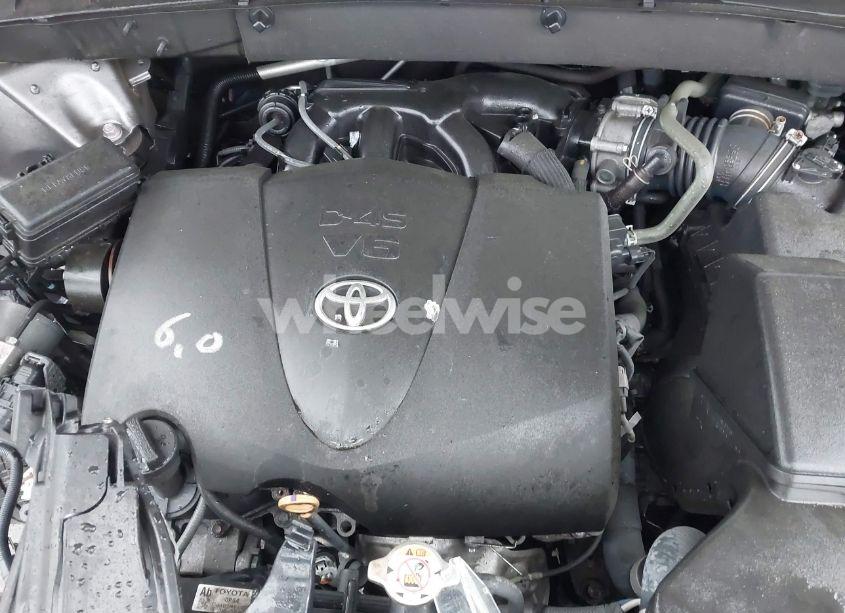 Photo 10 of 2019 Toyota Highlander LE (VIN 5TDBZRFHXKS929001)