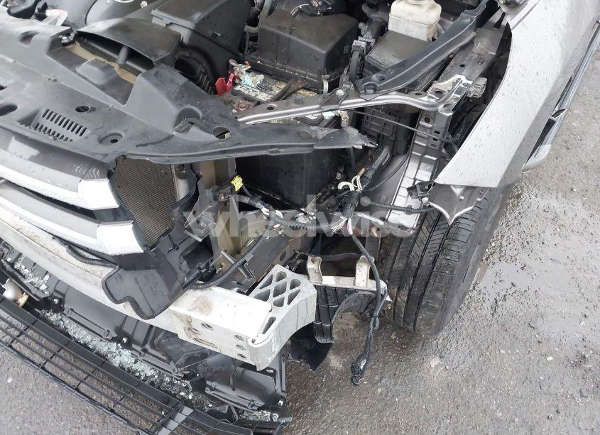 Photo 6 of 2019 Toyota Highlander LE (VIN 5TDBZRFHXKS929001)