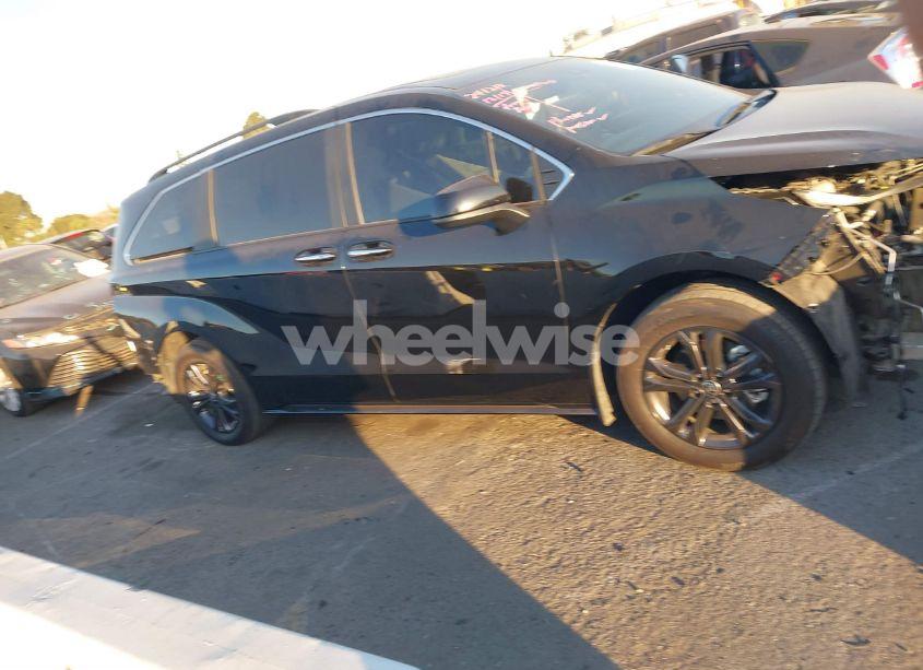 Photo 13 of 2024 Toyota Sienna WOODLAND EDITION (VIN 5TDCSKFC0RS113641)