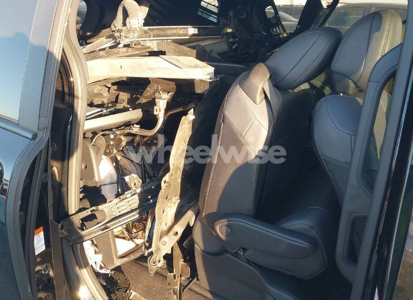 Photo 8 of 2024 Toyota Sienna WOODLAND EDITION (VIN 5TDCSKFC0RS113641)