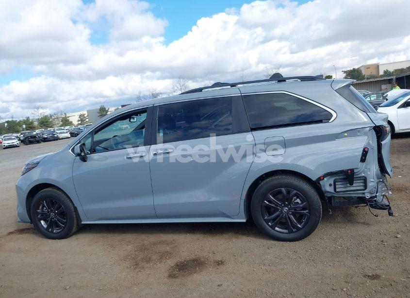 Photo 15 of 2024 Toyota Sienna WOODLAND EDITION (VIN 5TDCSKFC0RS120217)