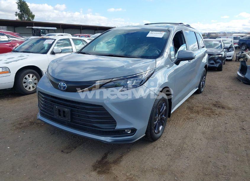 Photo 2 of 2024 Toyota Sienna WOODLAND EDITION (VIN 5TDCSKFC0RS120217)