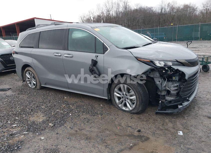 2023 Toyota Sienna WOODLAND EDITION (VIN 5TDCSKFC4PS105894) main photo