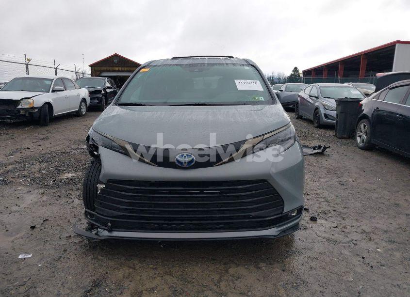 Photo 12 of 2023 Toyota Sienna WOODLAND EDITION (VIN 5TDCSKFC4PS105894)